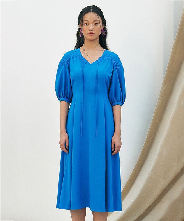 KUME STUDIO Balloon Sleeve Satin Shirring Dress - Blue – Sokim Mode